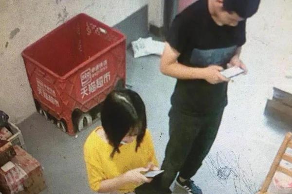 银河战舰700展车到店 尝个鲜