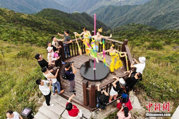 别再吹ai生图了，不能图层编辑的ai都是“画饼”