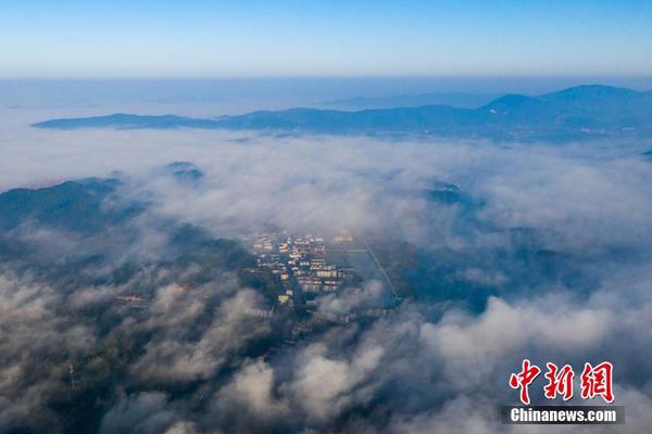 22岁民警拦截违法车辆被撞牺牲